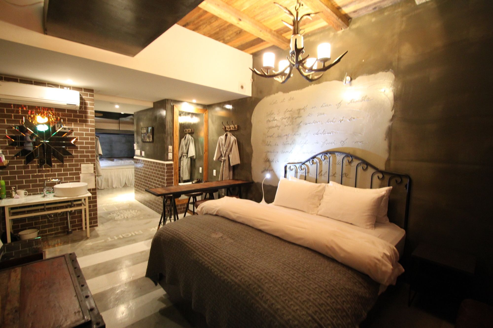 February Hotel Hwanggeum Tegu Kültér fotó